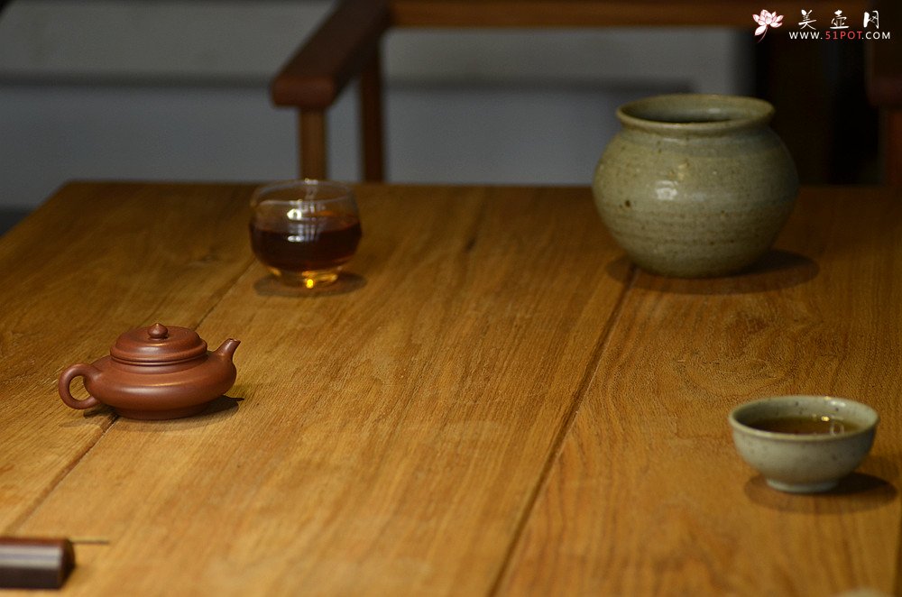 紫砂壶图片：美壶特惠 泓渝山房新品 小虚扁 文雅秀气 传统实用 - 宜兴紫砂壶网