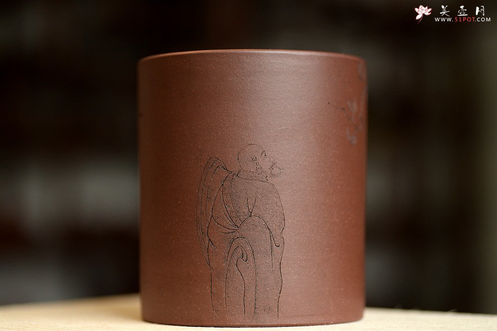 紫砂壶图片：游心堂主人精刻笔筒 刀法细腻 文房雅器 罗汉/玄奘西行 - 宜兴紫砂壶网