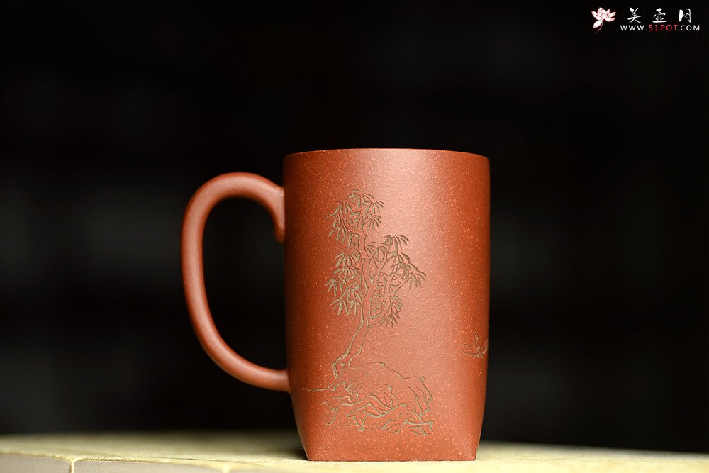 紫砂壶图片：詹黎明制盘 高路老师精刻 天地方圆杯~文房主人杯   - 宜兴紫砂壶网