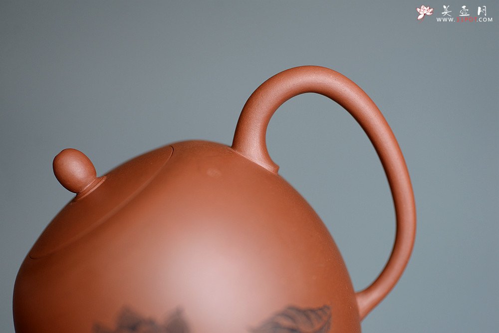 紫砂壶图片：钱建荷丙申初夏新品 亭亭玉立 线条优美  全手美人肩 - 宜兴紫砂壶网