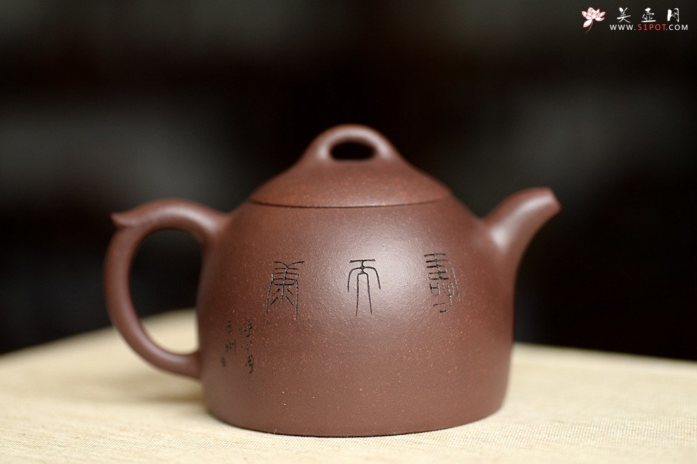 紫砂壶图片：文人作品 全手矮秦权 游心堂装饰  传统经典 - 宜兴紫砂壶网