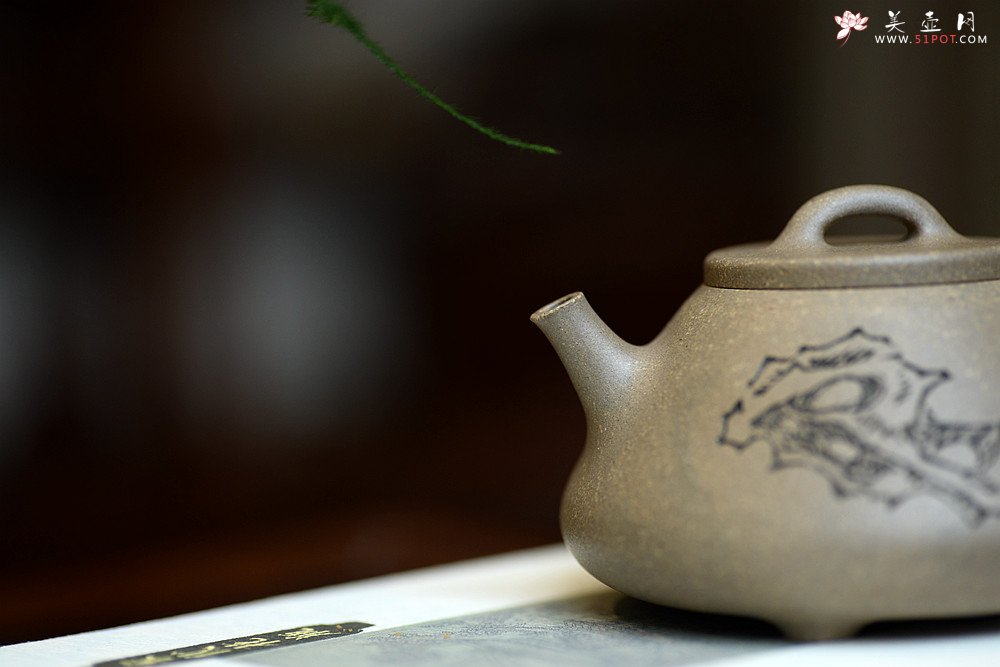 紫砂壶图片：周路健丙申夏全手新作  古意盎然 优质青段 心舟石瓢 陆轶舟文气装饰 - 宜兴紫砂壶网