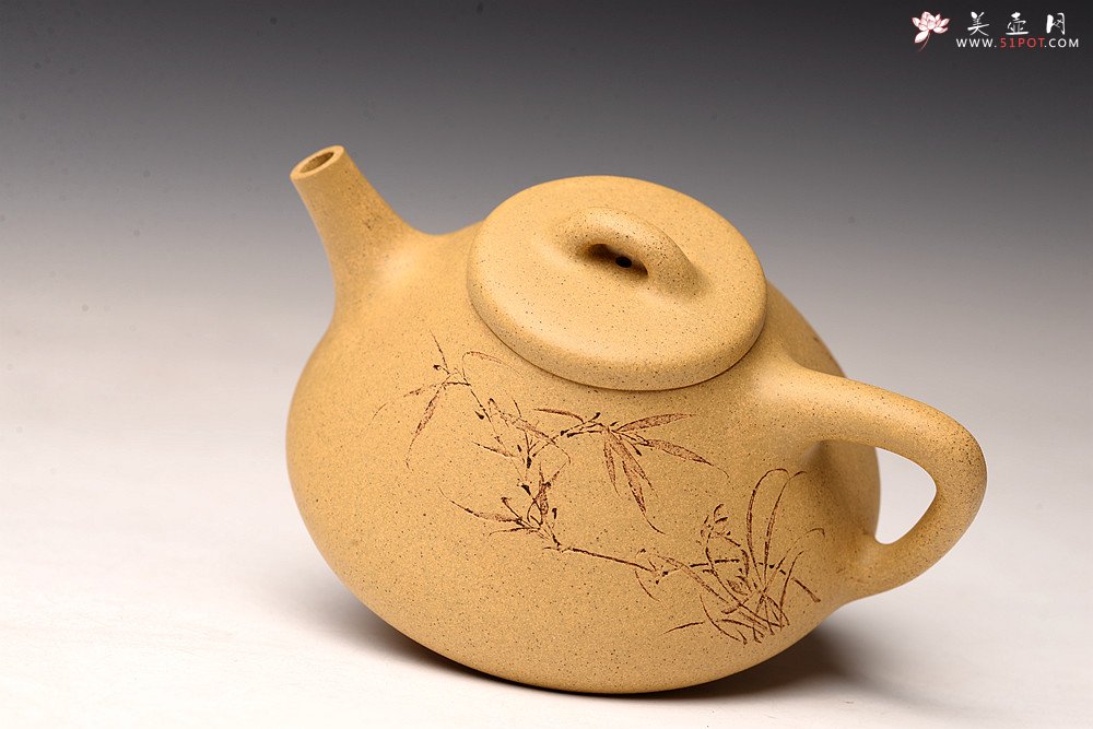 紫砂壶图片：和石夫人孙杨杨全手作品 骨肉均挺 全手子冶石瓢 和石文气装饰 - 宜兴紫砂壶网