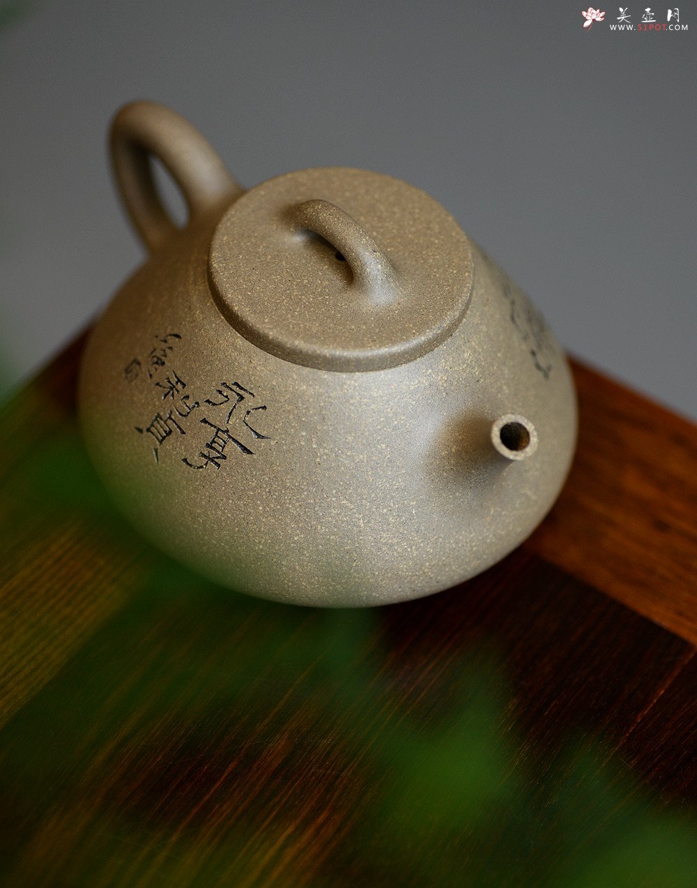紫砂壶图片：周路健丙申夏全手新作  古意盎然 优质青段 心舟石瓢 陆轶舟文气装饰 - 宜兴紫砂壶网