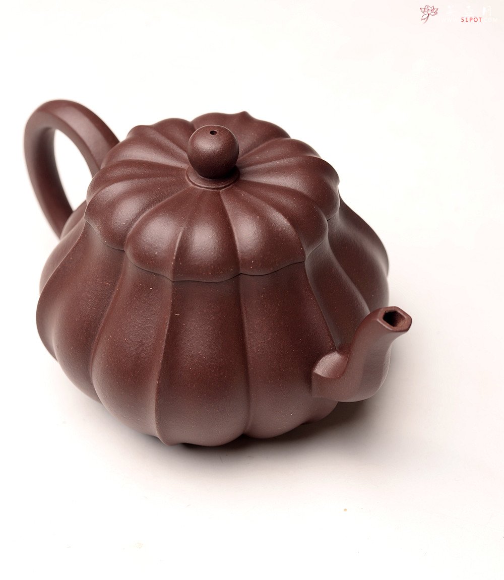 紫砂壶图片：酒虎丙申夏全手摹古 陈腐老紫泥  菱花 精美筋纹  进步之作 - 宜兴紫砂壶网