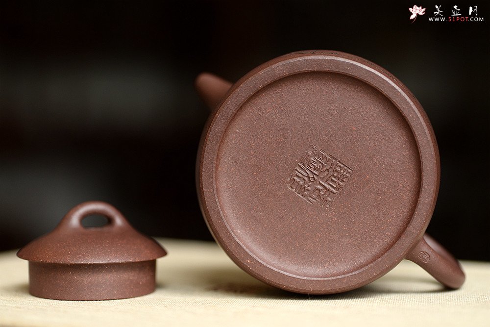 紫砂壶图片：文人作品 全手矮秦权 游心堂装饰  传统经典 - 宜兴紫砂壶网