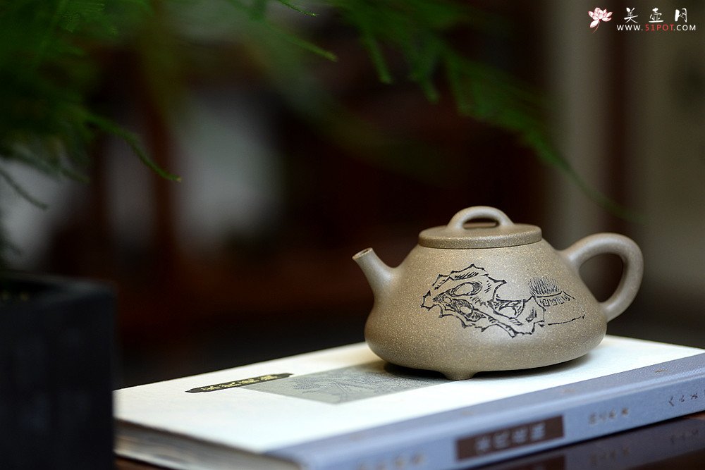 紫砂壶图片：周路健丙申夏全手新作  古意盎然 优质青段 心舟石瓢 陆轶舟文气装饰 - 宜兴紫砂壶网