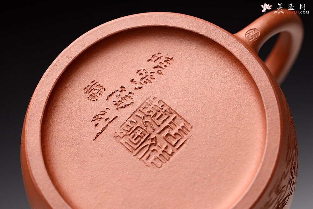 紫砂壶图片：文人作品 全手摹古秦权 储云高徒潘晓鸣装饰 格调高画意深  - 宜兴紫砂壶网