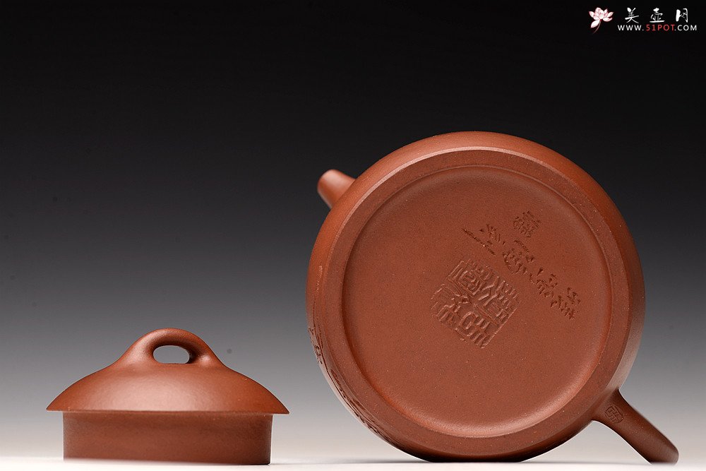 紫砂壶图片：文人作品 全手摹古秦权 储云高徒潘晓鸣装饰 格调高画意深  - 宜兴紫砂壶网