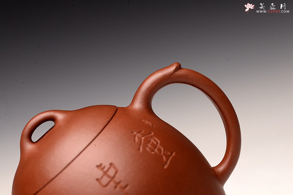 紫砂壶图片：文人作品 全手摹古秦权 储云高徒潘晓鸣装饰 格调高画意深  - 宜兴紫砂壶网