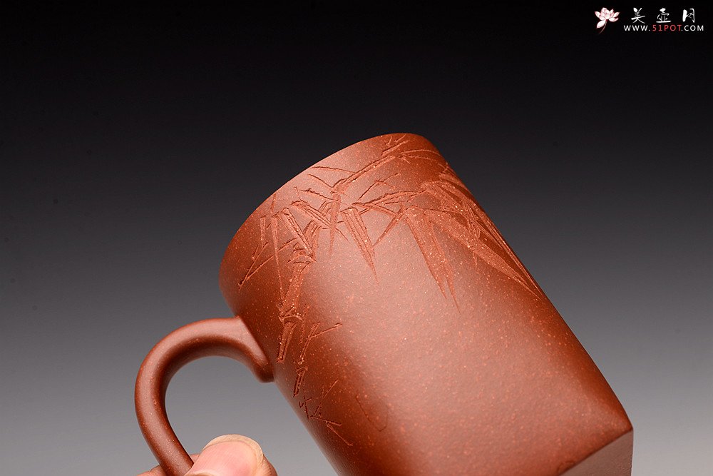 紫砂壶图片：詹黎明制盘 高路老师精刻 天地方圆杯~文房主人杯   - 宜兴紫砂壶网