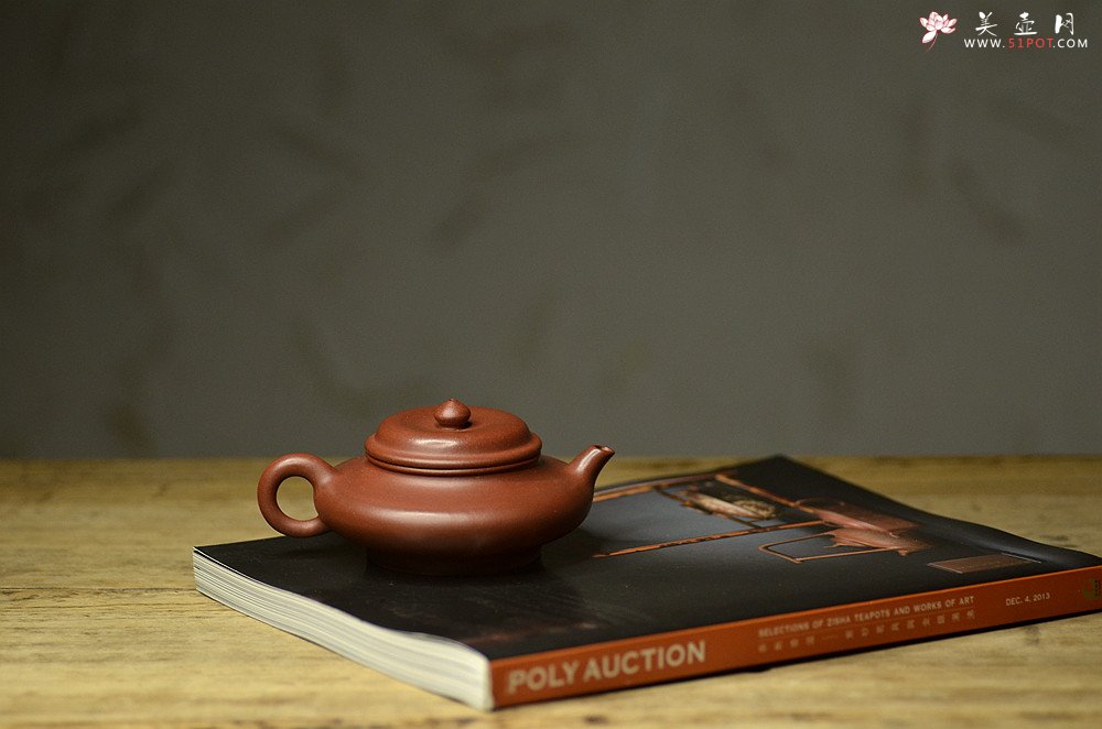 紫砂壶图片：美壶特惠 泓渝山房新品 小虚扁 文雅秀气 传统实用 - 宜兴紫砂壶网