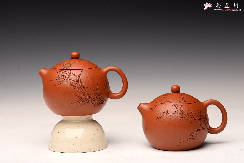 紫砂壶图片：传统经典 娇艳小巧 徐亚春全手西施  陆轶舟老师装饰 梅竹双清 - 宜兴紫砂壶网