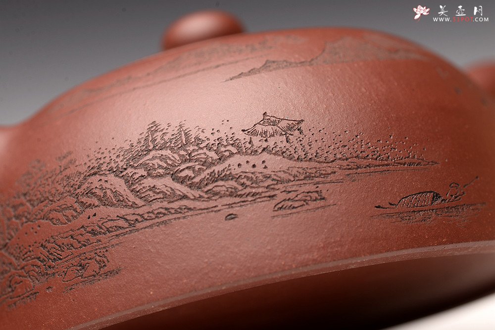 紫砂壶图片：优质底料 李彦雄通景山水 经典作品 全手大半月 大气 - 宜兴紫砂壶网