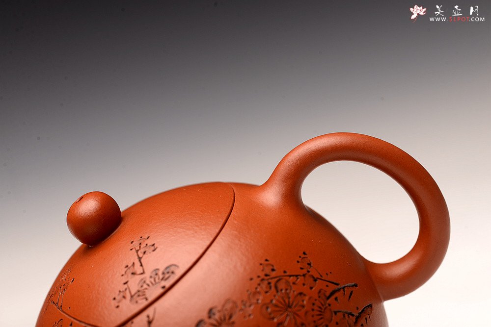 紫砂壶图片：传统经典 娇艳小巧 徐亚春全手西施  陆轶舟老师装饰 梅竹双清 - 宜兴紫砂壶网