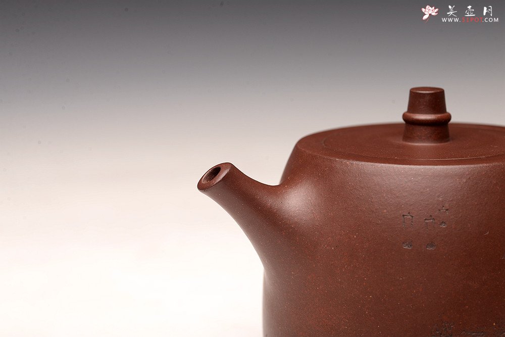 紫砂壶图片：通景山水 丰润挺拔  优质地槽青 全手大汉铎 - 宜兴紫砂壶网