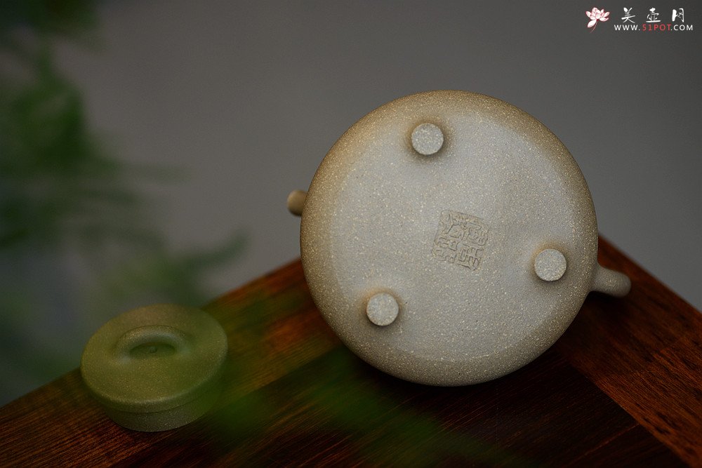 紫砂壶图片：周路健丙申夏全手新作  古意盎然 优质青段 心舟石瓢 陆轶舟文气装饰 - 宜兴紫砂壶网