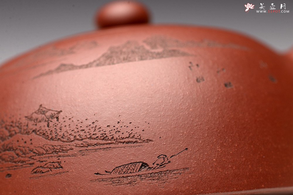 紫砂壶图片：优质底料 李彦雄通景山水 经典作品 全手大半月 大气 - 宜兴紫砂壶网