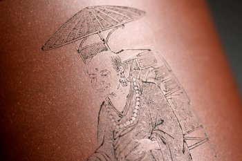 紫砂壶图片：游心堂主人精刻笔筒 刀法细腻 文房雅器 罗汉/玄奘西行 - 宜兴紫砂壶网