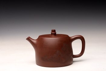 紫砂壶图片：通景山水 丰润挺拔  优质地槽青 全手大汉铎 - 宜兴紫砂壶网