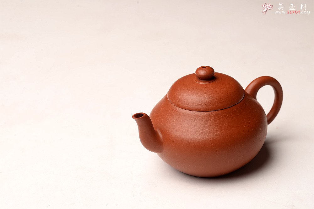 紫砂壶图片：徐亚春丙申秋新作 全手摹古梨形  耐品韵味足  - 宜兴紫砂壶网