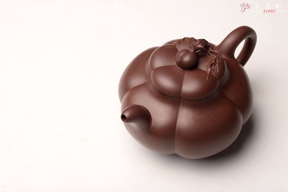 紫砂壶图片：酒虎丙申夏精心之作 大气磅礴 全手工上合桃 做工精致 高峻挺拔 - 宜兴紫砂壶网