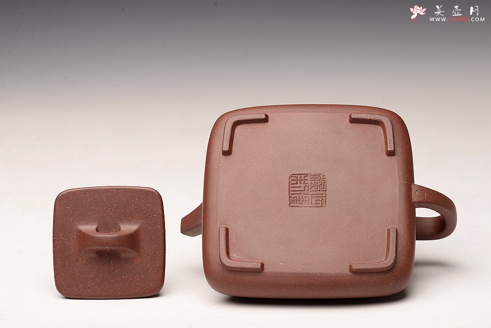 紫砂壶图片：强强联合 国师和石装饰 文气简约  全手四方瓢 精道实用 - 宜兴紫砂壶网