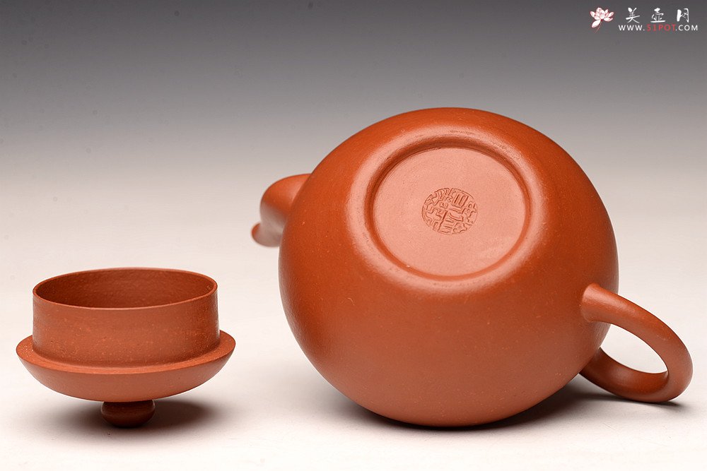 紫砂壶图片：徐亚春丙申秋新作 全手摹古梨形  耐品韵味足  - 宜兴紫砂壶网