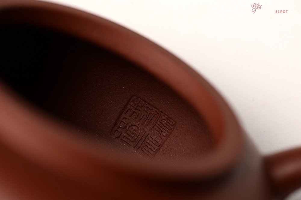 紫砂壶图片：储俊伟丙申夏 全手新作 大口实用 赵辉装饰 明针优秀 传统 平盖莲子 - 宜兴紫砂壶网