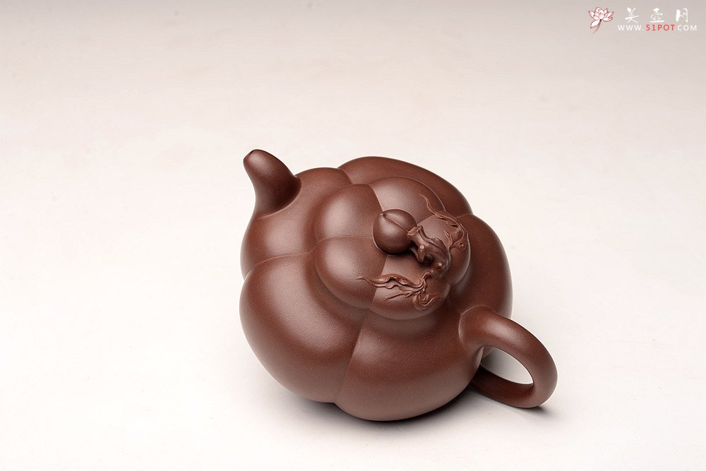 紫砂壶图片：酒虎丙申夏精心之作 大气磅礴 全手工上合桃 做工精致 高峻挺拔 - 宜兴紫砂壶网