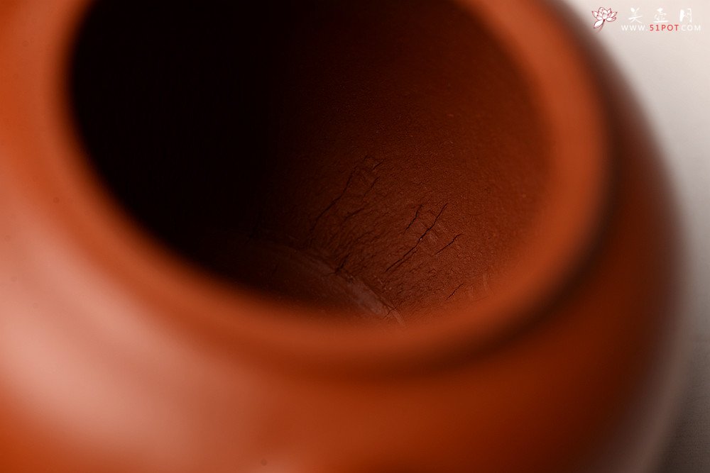 紫砂壶图片：徐亚春丙申秋全手新作 圆亭 敦厚可人 杀茶利器 - 宜兴紫砂壶网