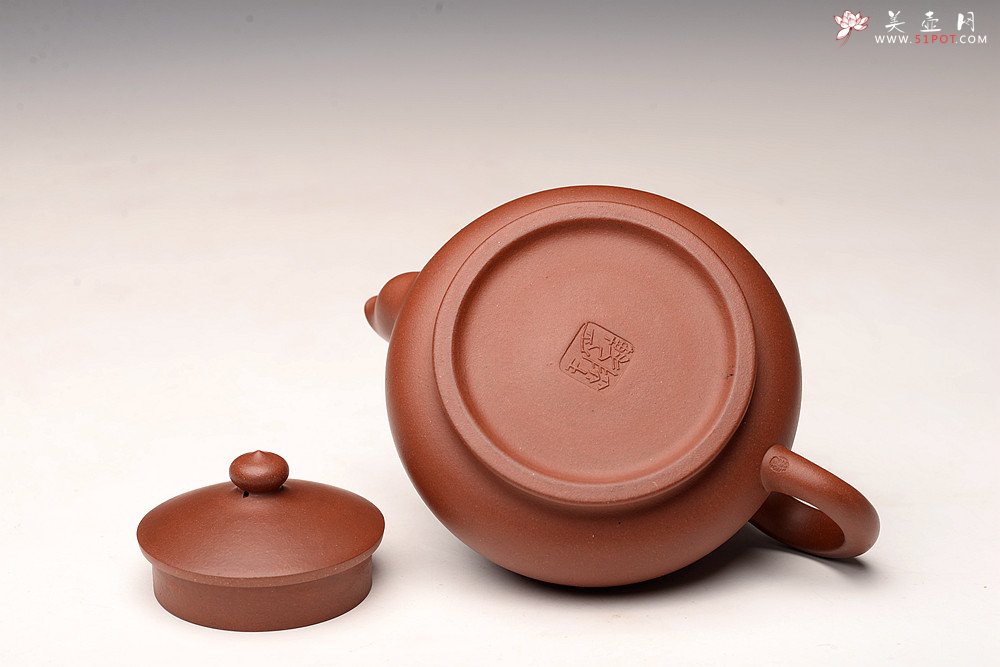 紫砂壶图片：弄梅生香 别具一格 出水如注 晗云 - 宜兴紫砂壶网