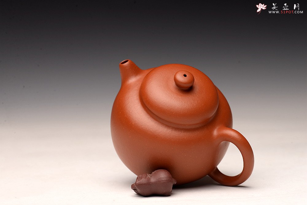 紫砂壶图片：徐亚春丙申秋全手新作 圆亭 敦厚可人 杀茶利器 - 宜兴紫砂壶网