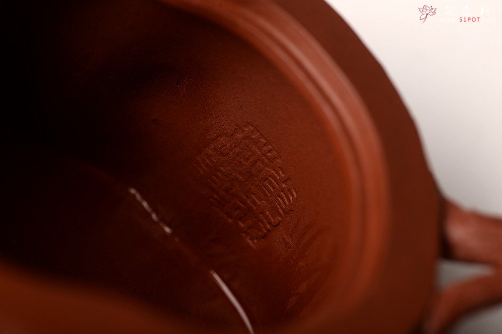 紫砂壶图片：单志萍原创精品 全手松桩 气韵长流 俊雅之风 - 宜兴紫砂壶网