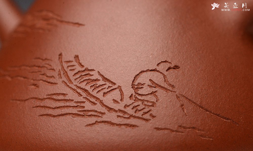 紫砂壶图片：周斌文人作品 全手摹古石瓢 储云高徒潘晓鸣装饰  - 宜兴紫砂壶网