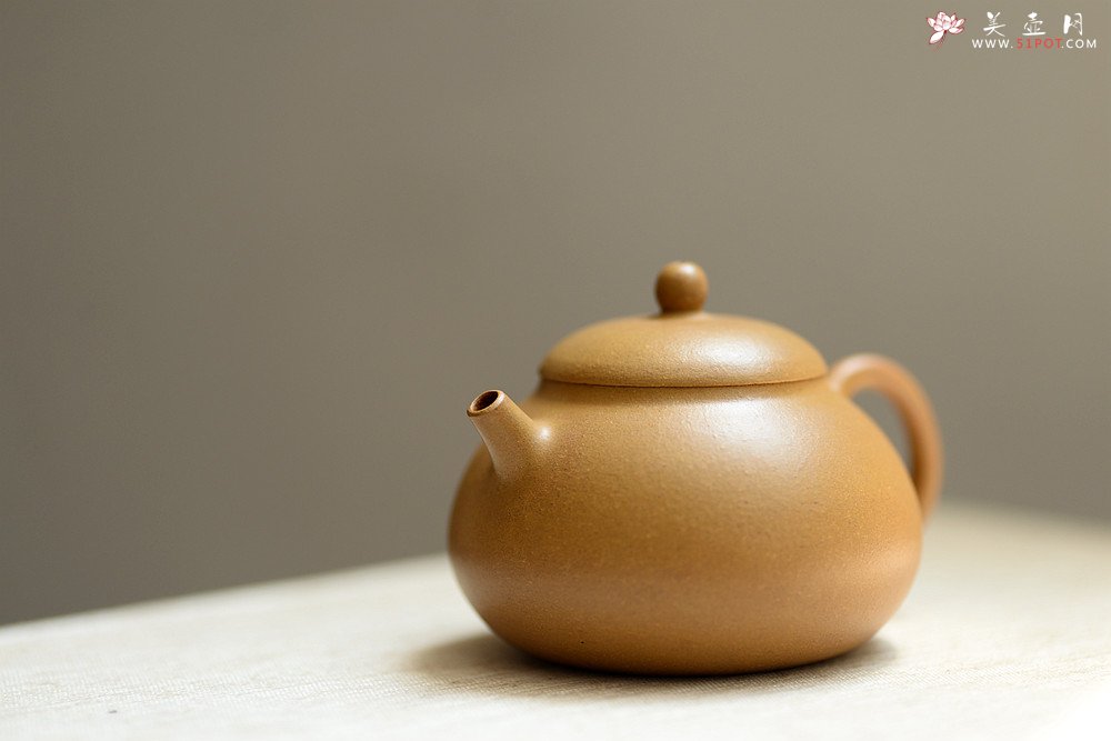 紫砂壶图片：周路健丙申夏全手薄胎 娇小迷人 马景辉款式 全手工西施    - 宜兴紫砂壶网