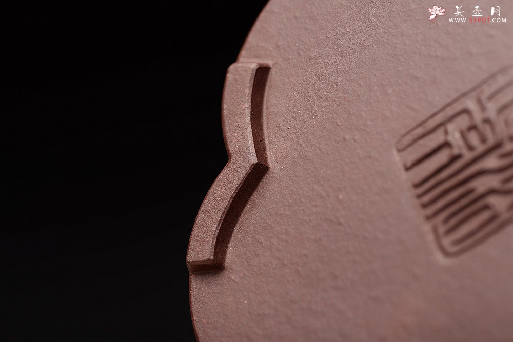 紫砂壶图片：酒虎丙申秋全手新作  梅花周盘 摹古之作 颇具难度 精工 仅此一件 - 宜兴紫砂壶网