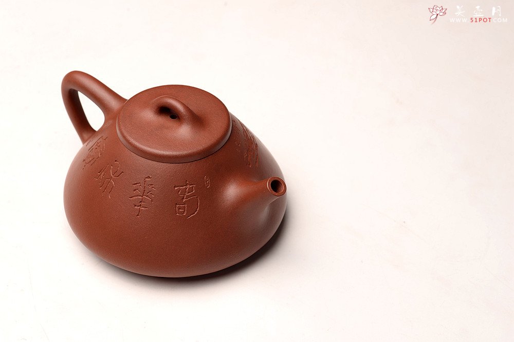 紫砂壶图片：周斌文人作品 全手摹古石瓢 储云高徒潘晓鸣装饰  - 宜兴紫砂壶网