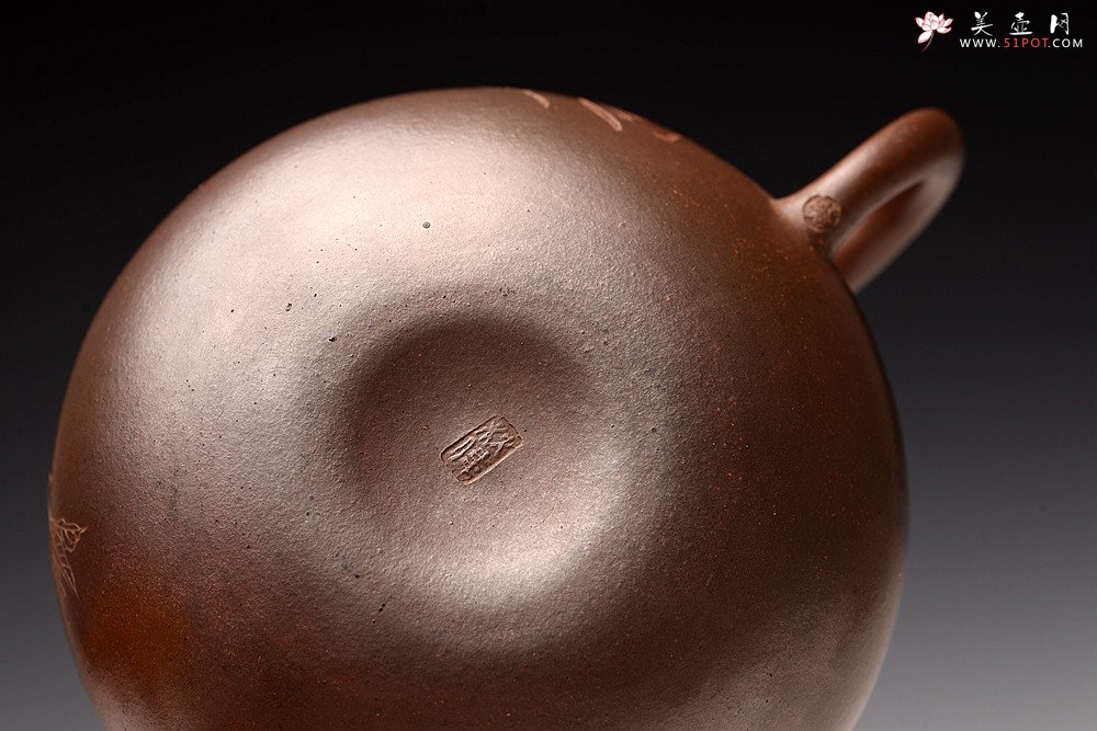 紫砂壶图片：沈秋伟经典作品 气窑窑变 高路精刻 传统全手工 线条舒畅 果元 - 宜兴紫砂壶网