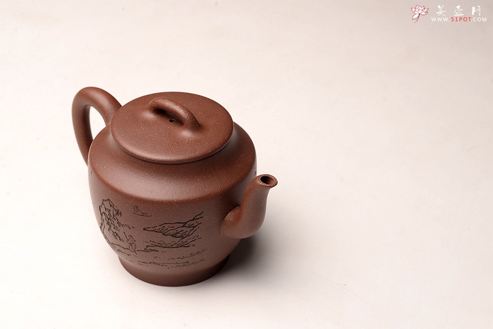 紫砂壶图片：张听刚精心装饰 元瑞 古风秉然 老紫泥调砂 做工精致 - 宜兴紫砂壶网