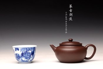 紫砂壶图片：于洪霞丙申夏全手摹古  做工精致 典雅大气 剑流腰线 造型简练 - 宜兴紫砂壶网
