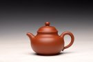 紫砂壶图片：手工练泥 矿质丰富 传统实用朱泥小潘壶 夏日消暑利器 - 宜兴紫砂壶网