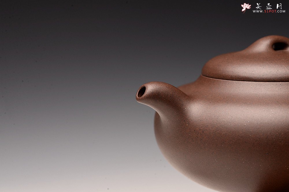 紫砂壶图片：沈秋伟丙申夏全手摹古 饱满耐品 线条流畅 老拼紫 朴圆  - 宜兴紫砂壶网