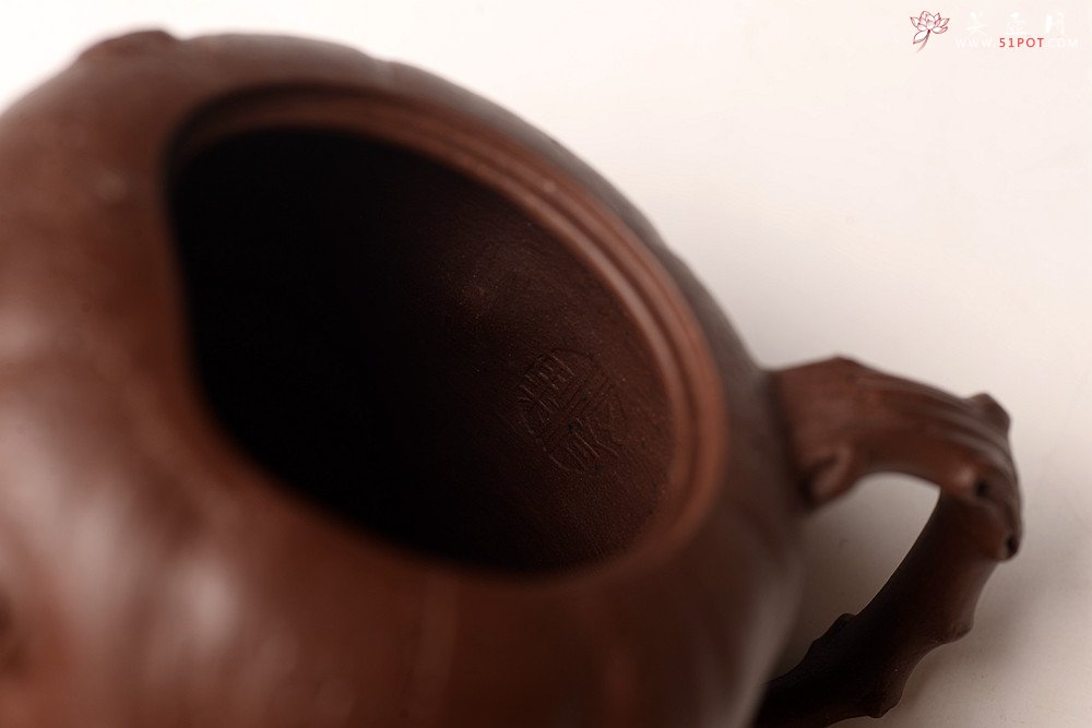 紫砂壶图片：花货新风尚 妙趣横生 潘丹初经典全手之作 玄木 木叶动秋声~ - 宜兴紫砂壶网