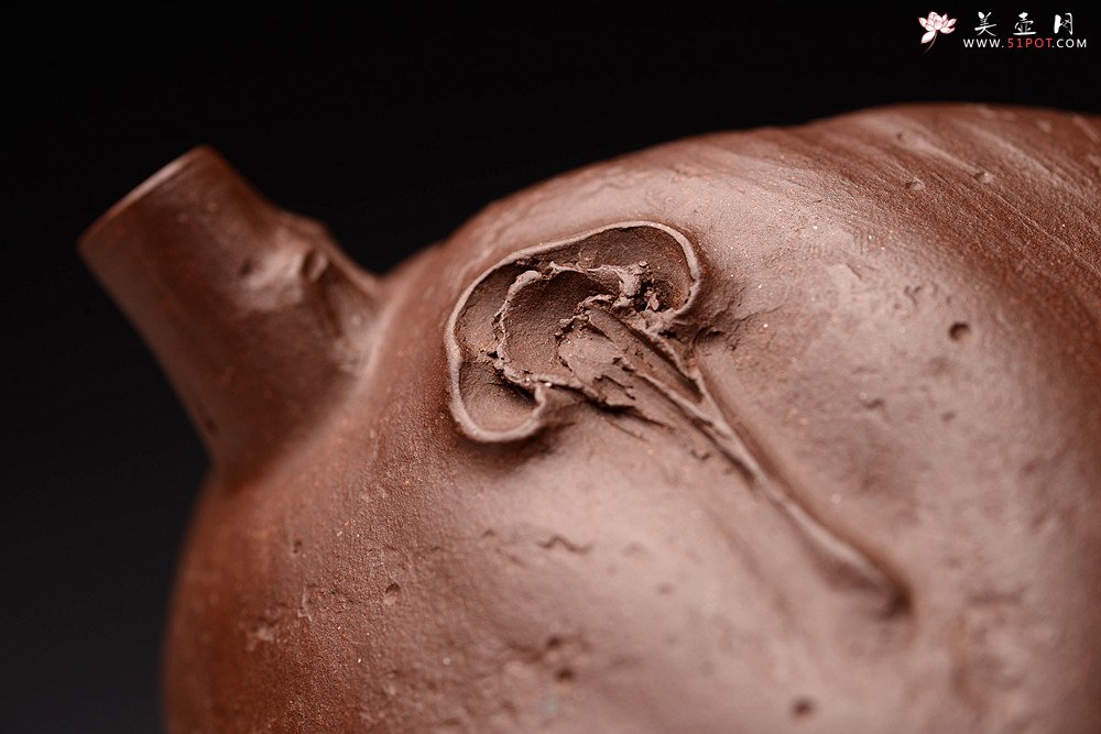 紫砂壶图片：花货新风尚 妙趣横生 潘丹初经典全手之作 玄木 木叶动秋声~ - 宜兴紫砂壶网