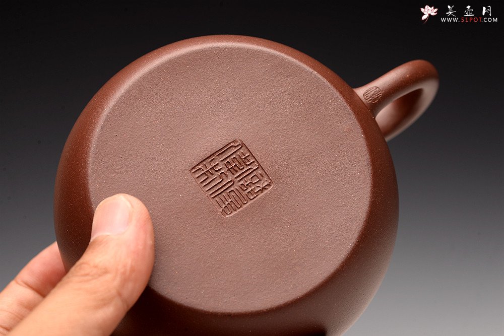 紫砂壶图片：炮管经典 油润原矿底槽青 全手圆璧 传统功力 - 宜兴紫砂壶网