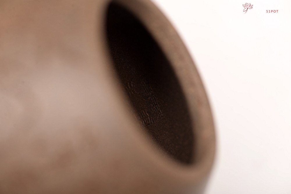 紫砂壶图片：钱建荷丙申全手摹古 张听刚装饰 子冶石瓢 自然舒美 不再接受定做 - 宜兴紫砂壶网