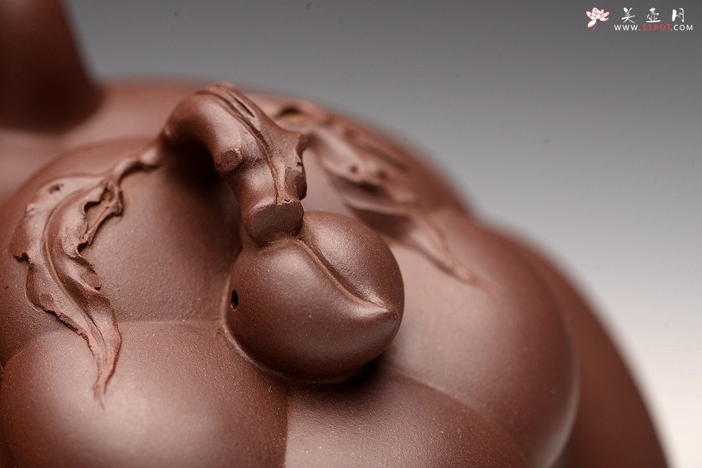 紫砂壶图片：酒虎丙申夏 精品之作 大气磅礴 全手工上合桃 和石装饰 珍藏 - 宜兴紫砂壶网