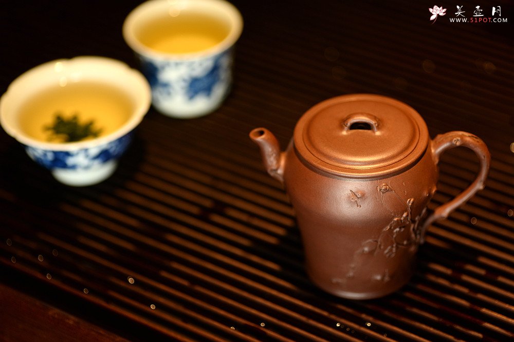 紫砂壶图片：潘丹初丙申秋全手作品 精致梅花 秀雅得趣 咏梅 做工严谨 - 宜兴紫砂壶网