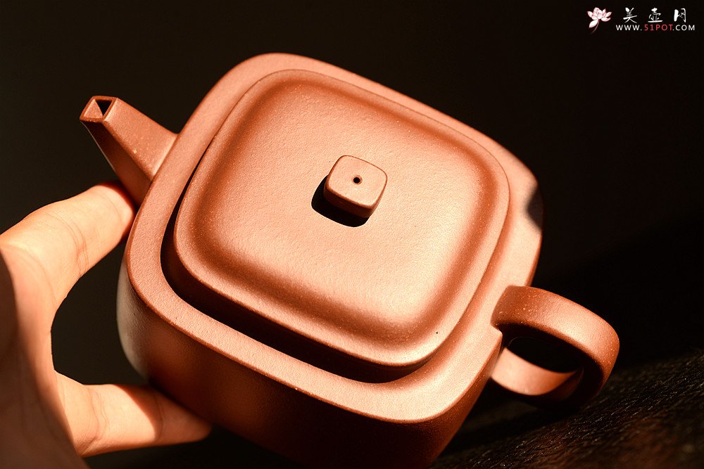 紫砂壶图片：于洪跃丙申秋全手新品 单片拍打 方正俊秀 温文尔雅 紫炉 - 宜兴紫砂壶网